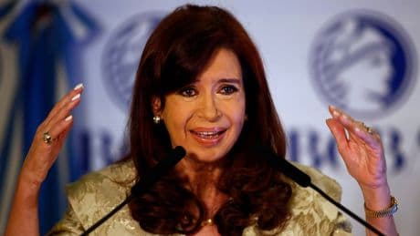 Cristina Fernández ordena una campaña de victimización en países aliados del kirchnerismo