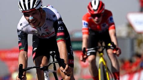 Jonas Vingegaard kan niet aanvallen in de Vuelta en moet Joao Almeida voorlaten op beruchte Angliru