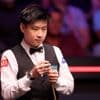 Van gokschorsing en slechtziend naar finalist op WK snooker: wie is Zhao Xintong, die Ronnie O’Sullivan tot wanhoop dreef