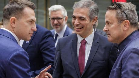 "Paso atrás" de Sánchez con el catalán en la UE: la oposición fue más rotunda en su séptimo intento que en los anteriores