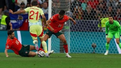 Oyarzabal pone el segundo de España para tomar ventaja