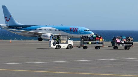 Flughafen eine Stunde gesperrt - Flugzeug nach Deutschland macht Schock-Landung