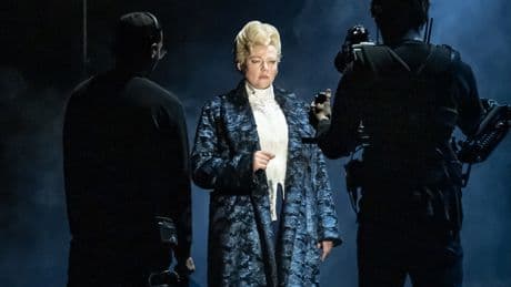 1 show, 26 characters: Sarah Snook shares the stage with herself in 'Dorian Gray'