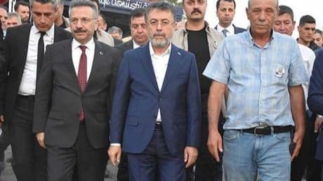 Bakan Yumaklı'dan orman yangını şehitlerinden Kocaman'ın ailesine taziye ziyareti