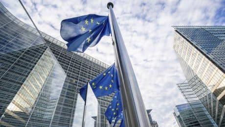 Gli italiani bocciano l'Ue: 3 post su 4 negativi
