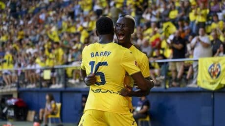 El Villarreal brinda una victoria a su afición a costa de un Sevilla apático