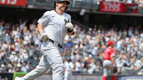 Yankees bats finally wake up to snap six-game skid in rainy, sweltering Bronx