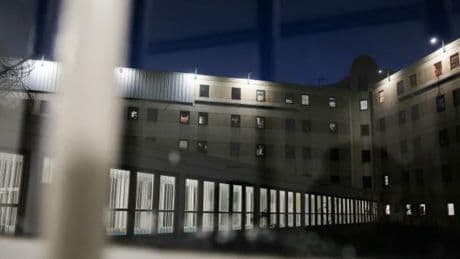 Un Tunisien menacé d’expulsion en dépit des risques de torture encourus