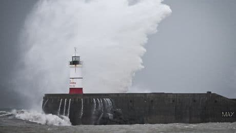 Des vents jusqu'à 130km/h: à quoi il faut s’attendre lors du passage de la tempête Floris lundi en Europe