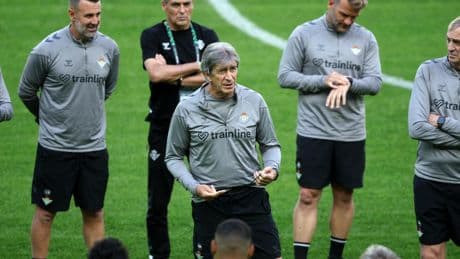 Pellegrini, al mando de la gran noche del Betis: el ingeniero que acabó con el 'manquepierda' y lo llevó a su primera final europea