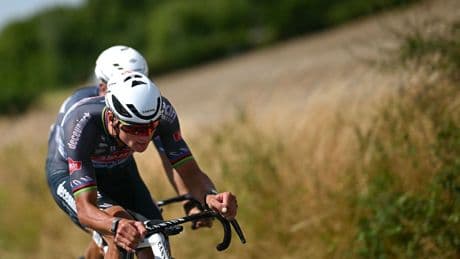 Van der Poel honra al ciclismo y roza una gesta única camino de Chateauroux