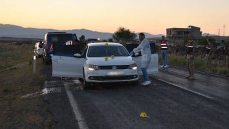 Otomobile silahlı saldırı: 1 ölü