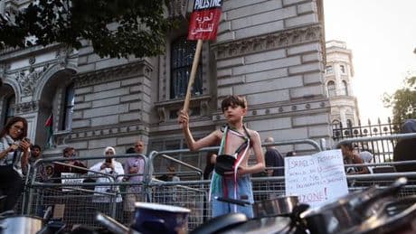 En direct, Gaza : en France, au Liban et au Royaume-Uni, les manifestations se poursuivent pour dénoncer la politique de famine organisée par Israël et en soutien aux Gazaouis