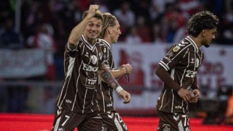 El sorprendente Platense, campeón del Apertura, logra el primer título de su historia