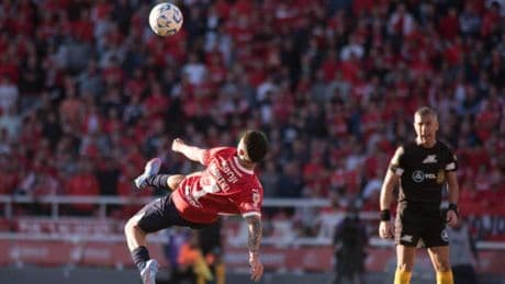 ¡Golazo de Montiel directo al Puskás!