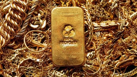 Value of gold nearing all-time high, Americans are cashing in