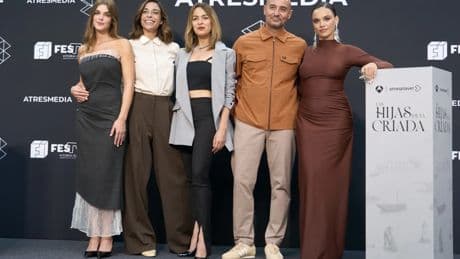 'Las hijas de la criada', la serie que hace posible "ver y oír" la novela de Sonsoles Ónega que ganó el Premio Planeta