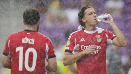 Álvaro Carreras deja el Mundial por la puerta de atrás