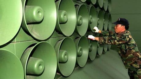 Corea del Sur desmantela los altavoces para la difusión de propaganda en la frontera con Corea del Norte