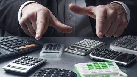 Büyüme ve enflasyon faiz indirimini sınırlıyor