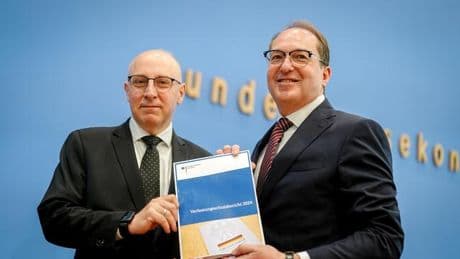 Verfassungsschutzbericht 2024: Verfassungsschutz meldet deutlich mehr politisch motivierte Straftaten