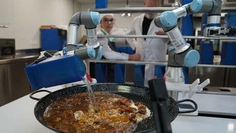 El único robot del mundo capaz de preparar paellas y 'trabaja' en Leioa