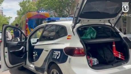 Heridas dos personas tras chocar una moto contra una ambulancia en Tetuán
