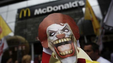 Hamburguesas por la paz: la discreta disuasión de unos arcos dorados