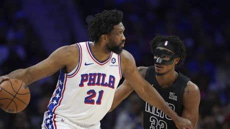 Joel Embiid celebra la goleada del Real Madrid en Filadelfia