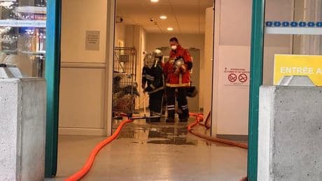 Incendie à l'hôpital d'Hyères: réouverture des urgences ce mardi soir, le plan blanc reste activé