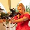 Recensieoverzicht Bride Hard: 'Weinig lol te beleven aan deze flauwe actiecomedy'