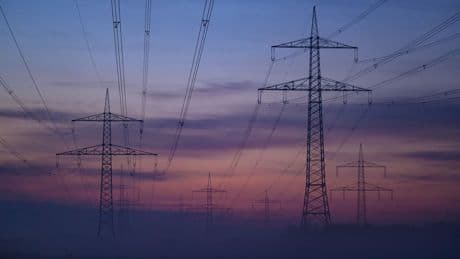 Radikaler Kurswechsel könnte Strompreise senken: Firmen fordern Umdenken bei Netzausbau