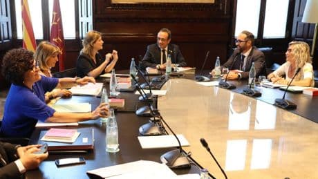 La Mesa aprueba varias recomendaciones para agilizar la aprobación de leyes en el Parlament