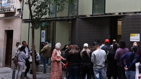 Funcionarios de Extranjería secundan una huelga por la falta de medios que supondrá el nuevo reglamento
