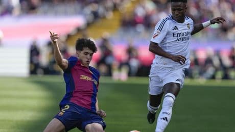 Cubarsí se lesiona, le suple Christensen pero no Araujo y reaparece Balde
