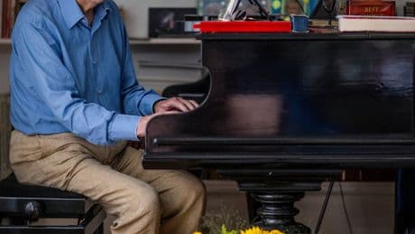 Piano-nestor Willem Brons: ‘Muziek is geen Amsterdamse gracht, het moet stromen’