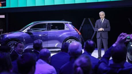 Luca de Meo, CEO de Renault Group: “El mito de que los vehículos eléctricos no son reciclables es falso; hoy en día, el 85% de un coche lo es”