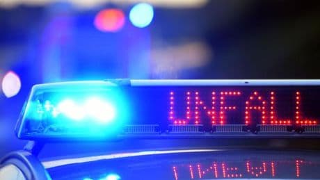 Unfälle: Transporter überschlägt sich auf A2
