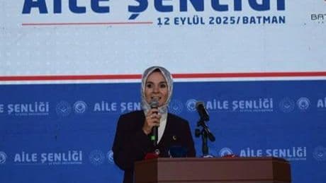 Bakan Göktaş, Batman'da '2025 Aile Yılı Şenliği'nde konuştu
