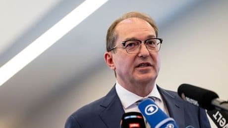 Urteil zu Migrationspolitik: Alexander Dobrindt hält an Zurückweisung von Asylsuchenden fest