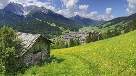 El bonito pueblo de los Alpes donde nació Jannik Sinner: está en la frontera entre Italia y Austria
