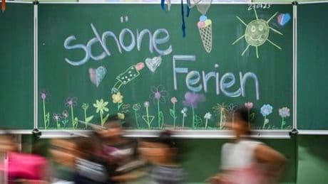 Sommerferien: Kultusminister kritisiert späten Start in Bayern und Baden-Württemberg