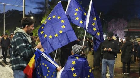 Présidentielle en Roumanie: le choix de l'Europe, sur le fil