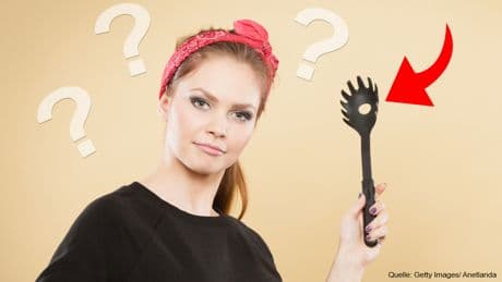 Loch in der Nudelkelle: Das ist die eigentliche Funktion