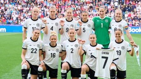 Frauen-EM: DFB-Team schickt vor Dänemark-Spiel Botschaft an Giulia Gwinn