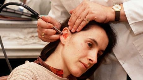 L'essor des naturopathes, réflexologues et rebouteux d'un nouveau genre provoque des frictions