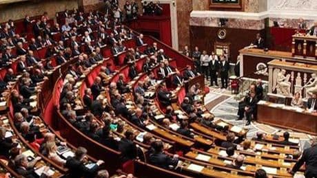 Fransa'da usulsüzlük krizi: 3 vekil siyasetten men edildi!
