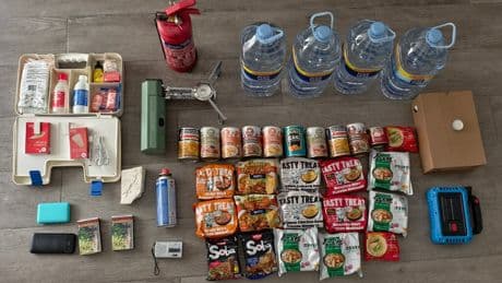 "Ayer me sentí reivindicado": dos preppers españoles nos cuentan cómo vivieron el gran apagón de ayer