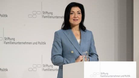Bundesregierung : „Schwerste Wirtschaftskrise“ in der Geschichte der Bundesrepublik – Reiche schlägt größere Steuerreform vor