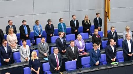 Srebrenica-Gedenken: AfD sorgt mit Rede für Eklat im Bundestag